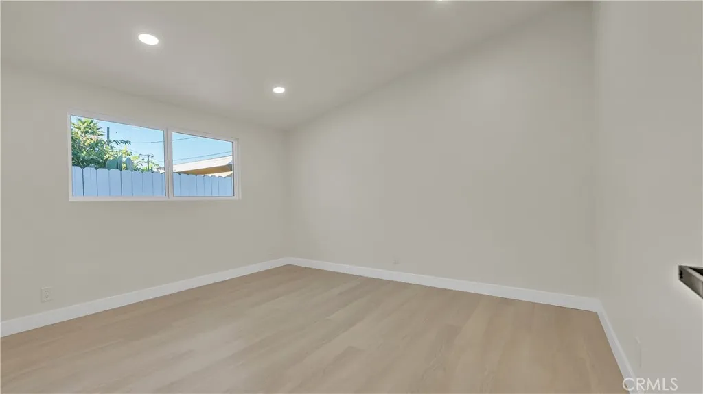 10334 Louise, Granada Hills, California 91344 home-pic-37